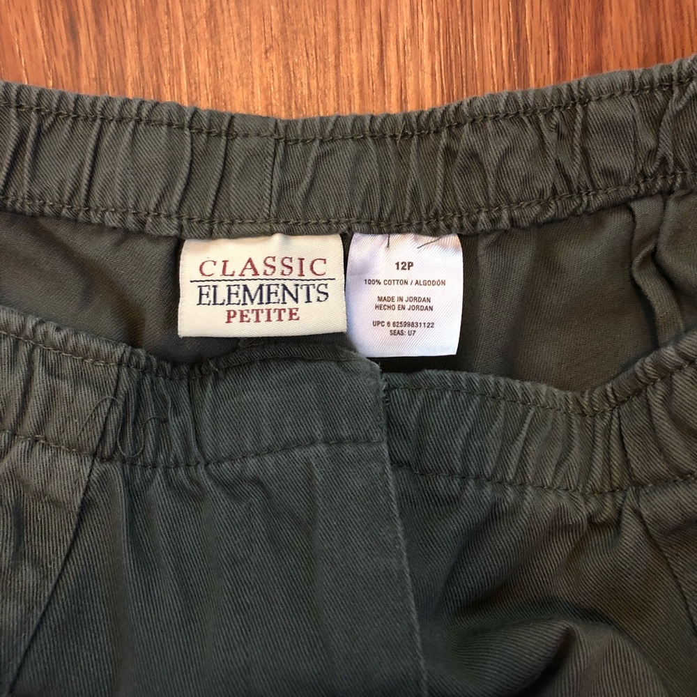 Classic Elements Petite Olive Green Cinched Capris